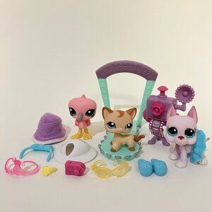 Littlest Pet Shop Stylin' Pets Runway Set with LPS #1022, #1023, #1024